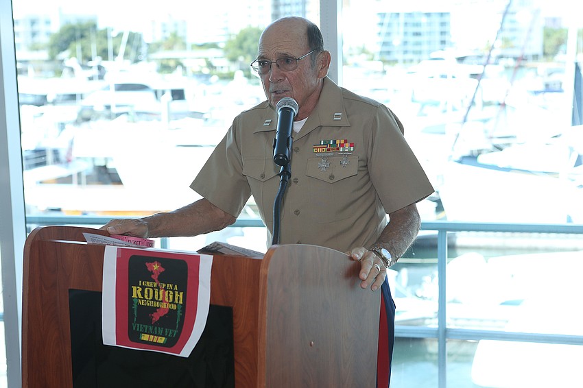 Tom Smith welcomes the veterans.