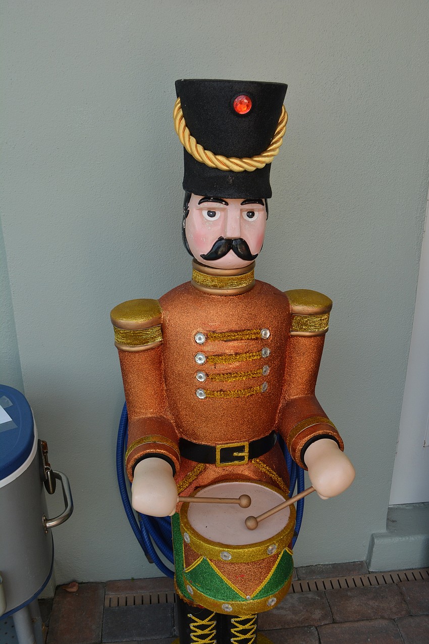 Harry and Mary Jo Steltmann had decorations everywhere.