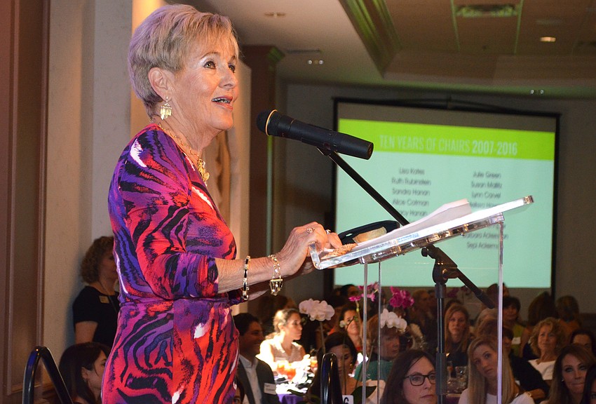 Committee member Bunny Skirboll thanks Co-Chairwoman Sepi Ackerman for sharing the story of her journey to Judaism.