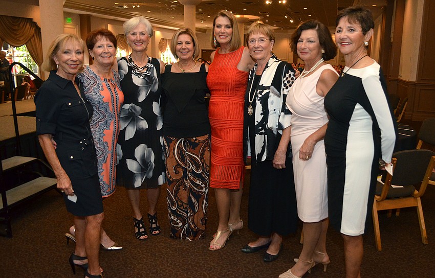 Evelyn Cooper, Liz Greenawalt, Eileen Cantarella, Chairwoman Beckie Suverkrup, Doris Amspoker, Kathy Cuviello and University Park Women’s Club President Maria Van Brunt
