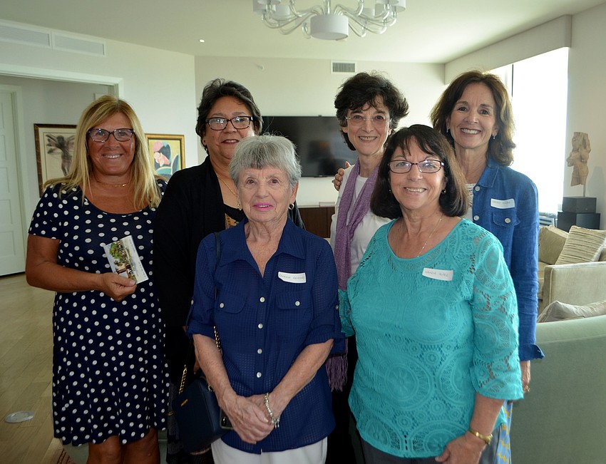 New members Bonnie Schneider, Joanne Sifuentes, Patricia Gentner, Paula Sharp, Vanda Soper and Kathy Surma