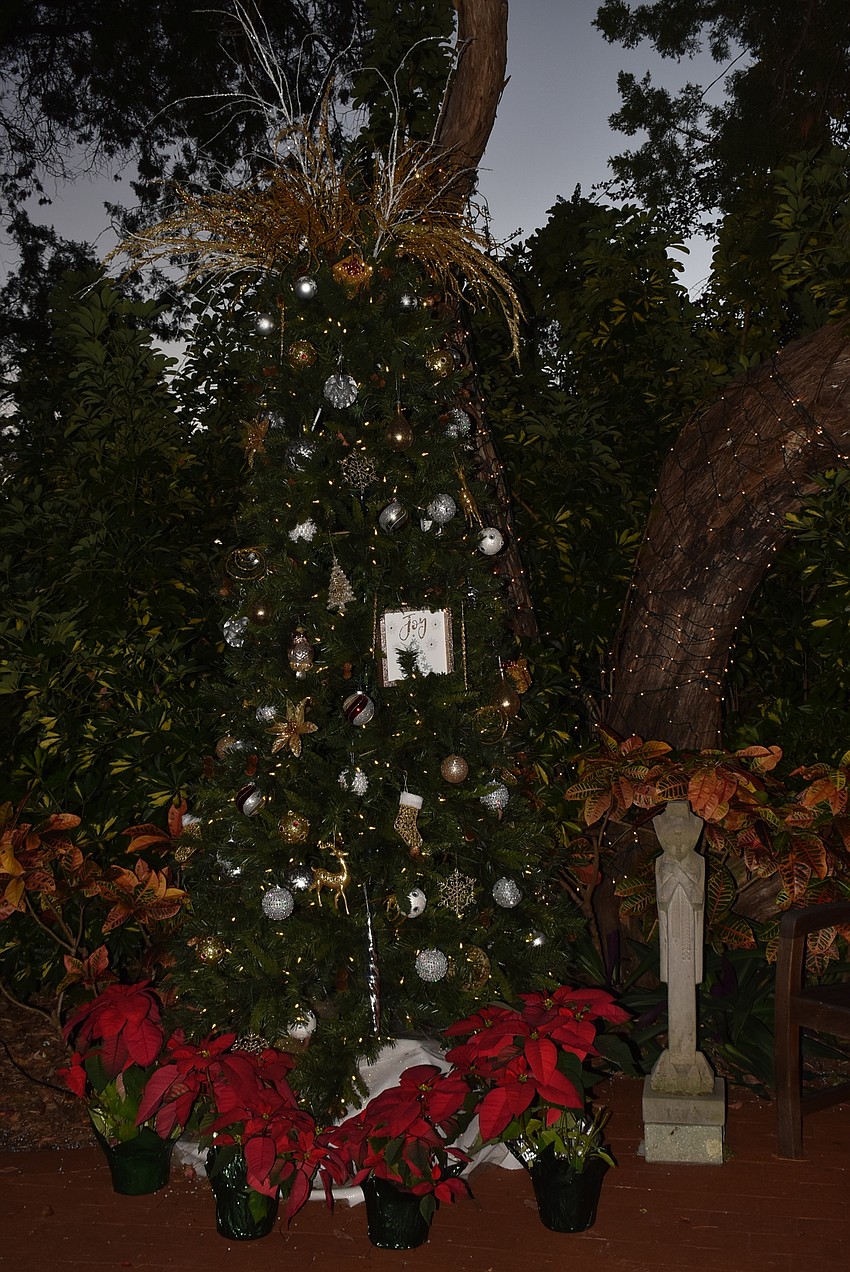 The chapel put up a large tree at the entrance.