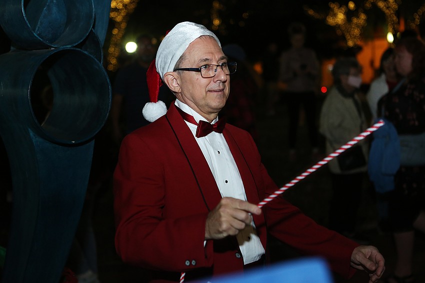 Rick Holdsworth leads the Ring Sarasota group.