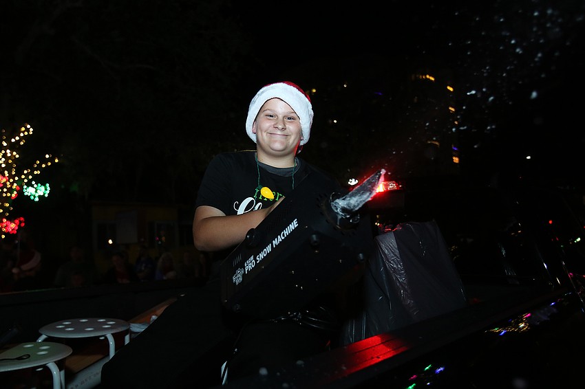 Mason Angersoll fires off snow.