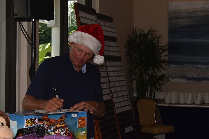 Terry O'Hara tallied the scores as they came in.