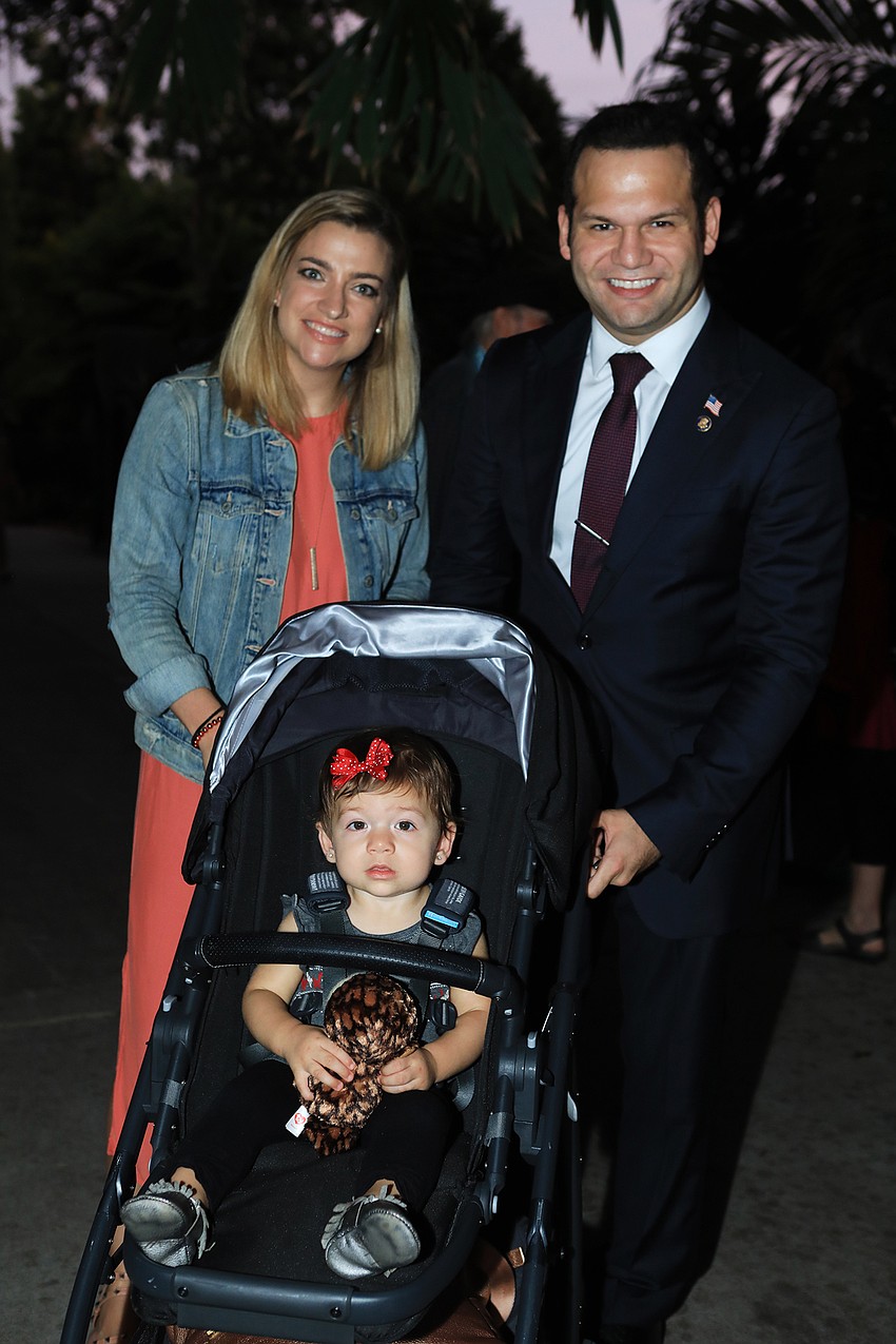 Victoria, Ava and Mayor Erik Arroyo