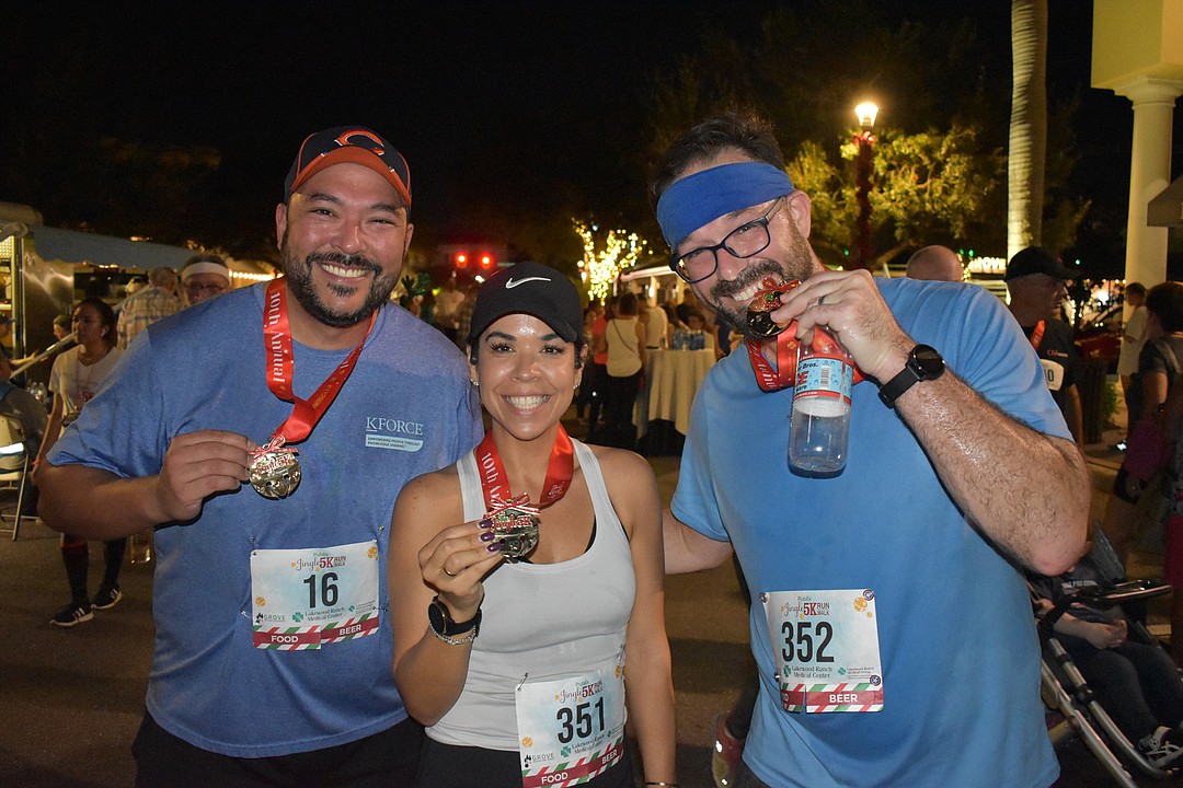 Runners jingle around Lakewood Ranch Your Observer