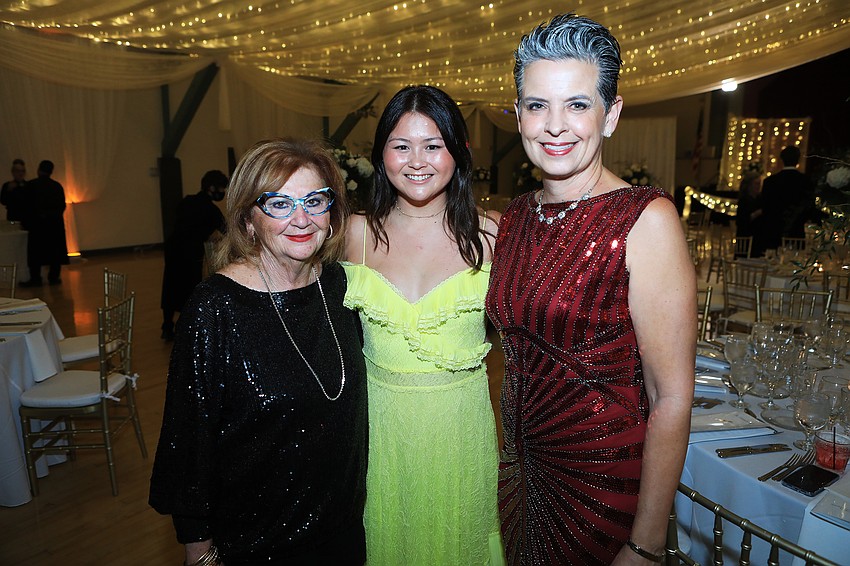 Renee Hamad, Lauren Yenari and Jill Scarpellini