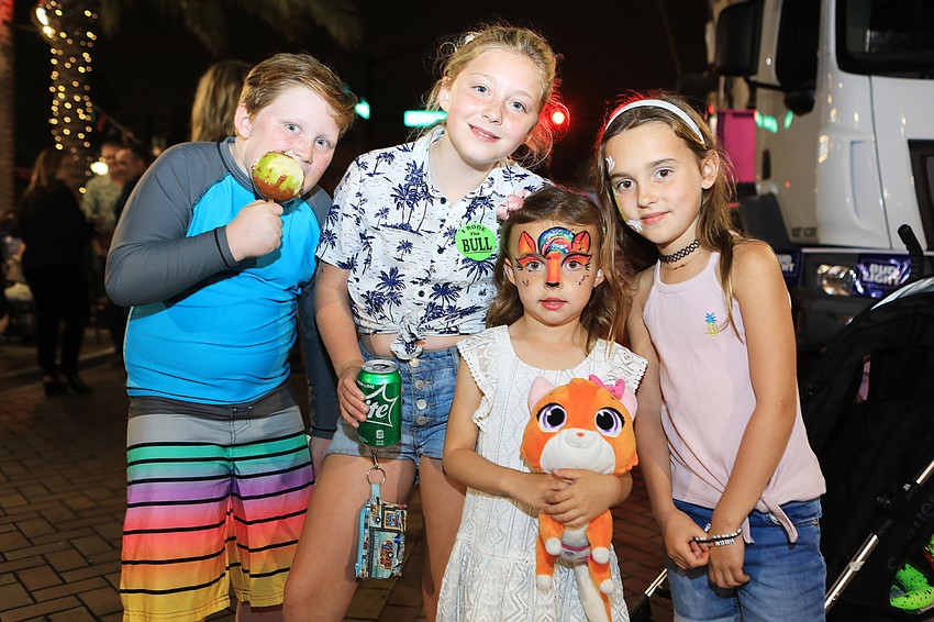 Porter and Prize Smith with Maisie and Hadley Saal