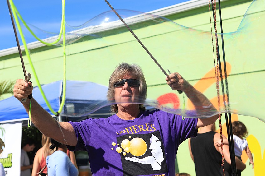 Dave Ryndes shows off his own skills.