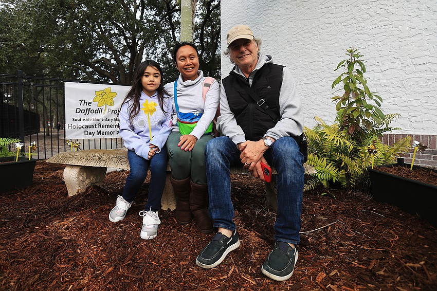 Jasmine, Jessie and Tolly Weizenberg