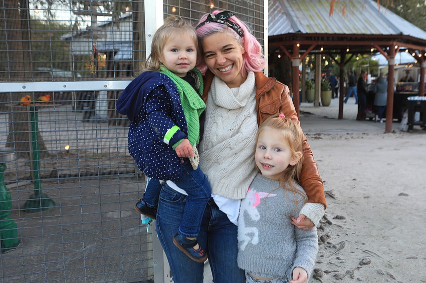 Luna, Savannah and Violet Holds