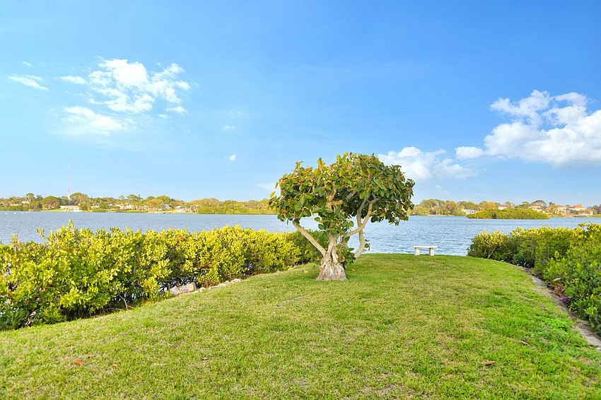 Land extends out into Roberts Bay.