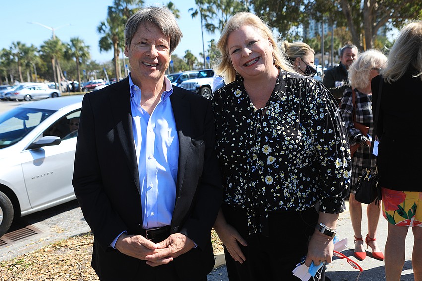 Speaker Dave Barry and Town Hall Chair Ashley Brown