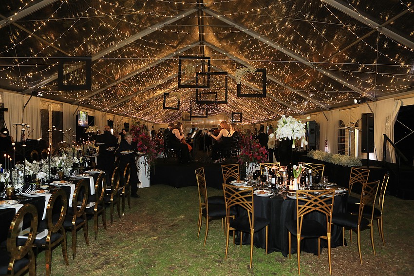 The night had a New York-inspired black-and-white theme.