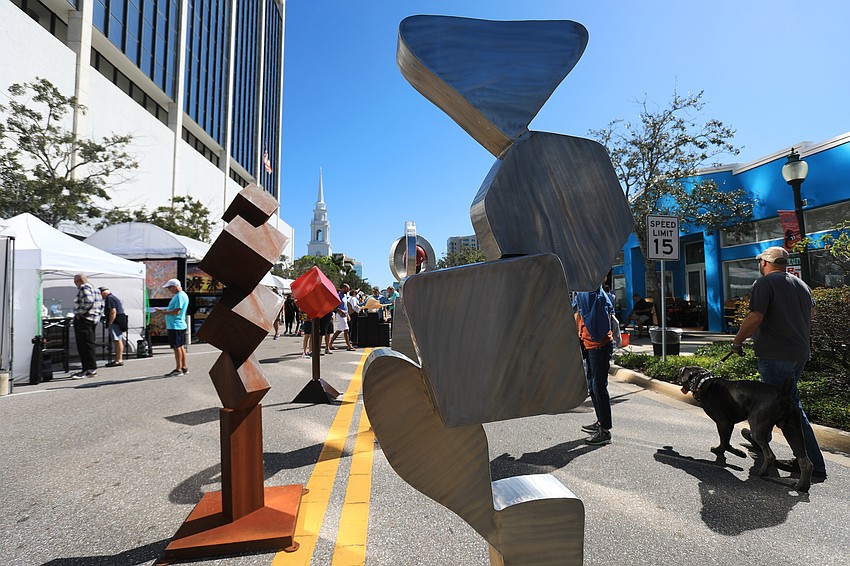 Domenico Bell put his statues in the middle of the street.