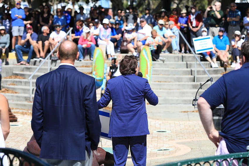 Jewish Federation of Sarasota-Manatee CEO Shep Englander addresses the crowd.