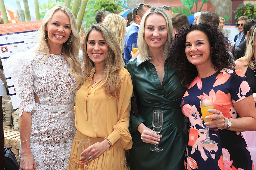 Autumn McConnell, Leyla Smith, Sydney Gruters and Nancy Cason