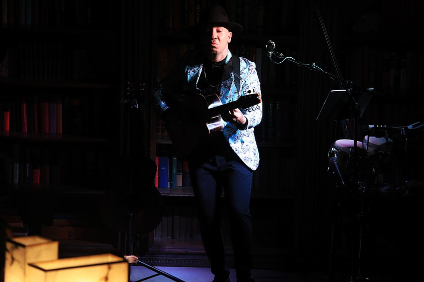 Renesito plays for the audience.