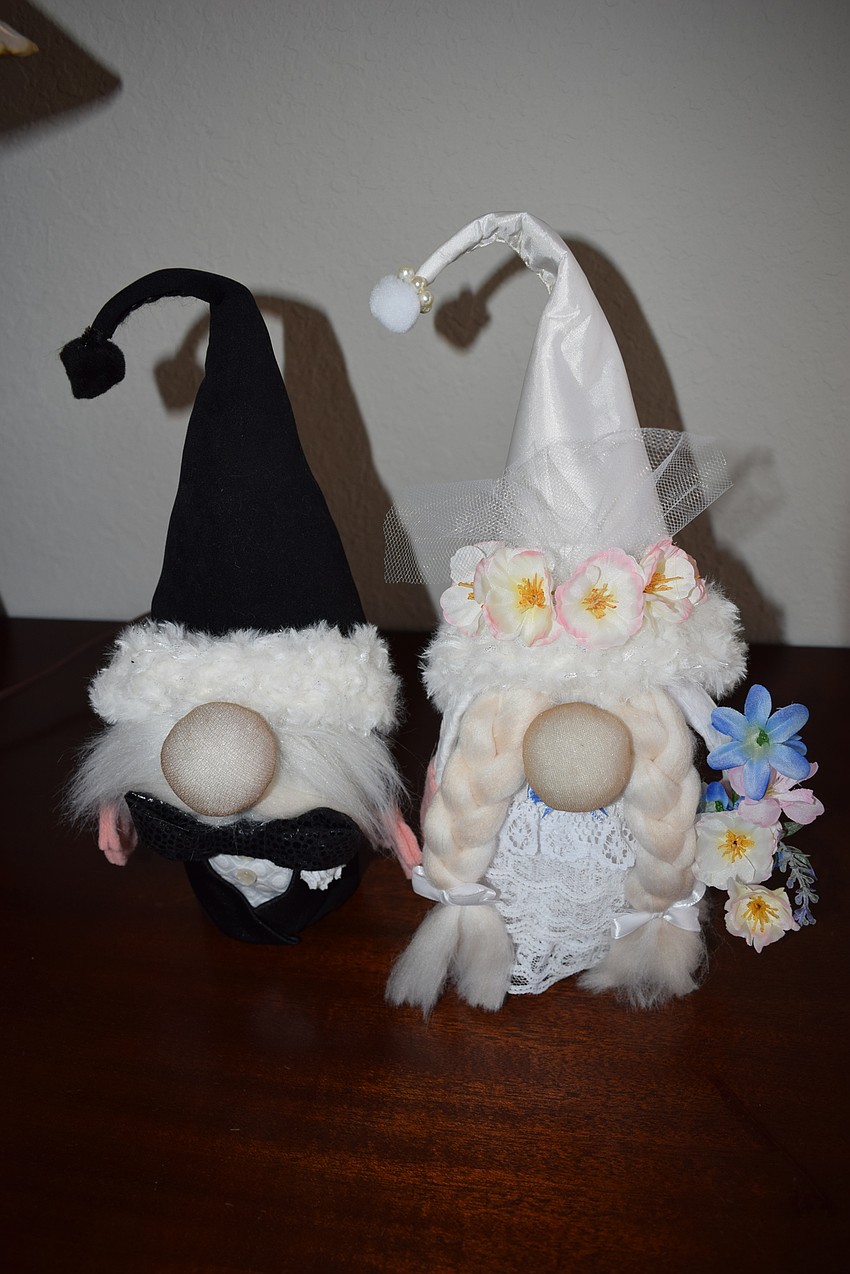 The groom and bride gnomes.