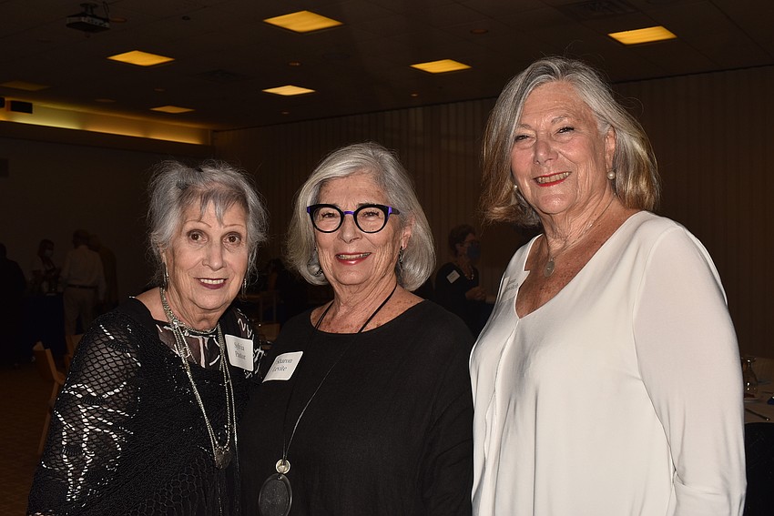 Sylvia Pastor, Sharon Levite and Lana Benatovich prepared to grab dinner.