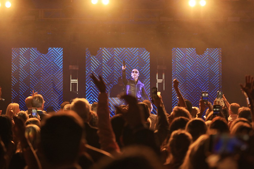 Pitbull —Mr. 305 himself — rocks the house.