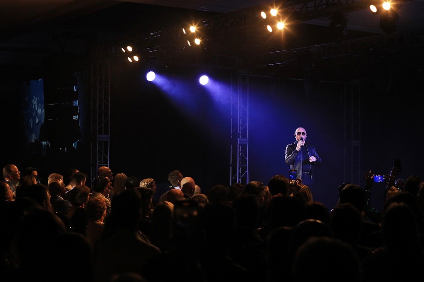 Pitbull —Mr. 305 himself — rocks the house.