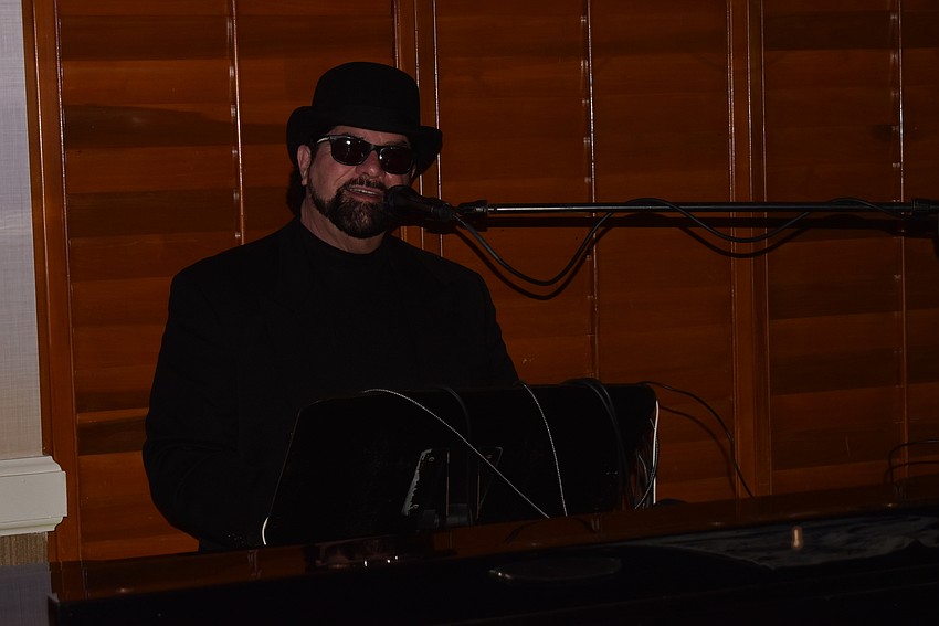 Tim McCaig provided entertainment throughout the evening.