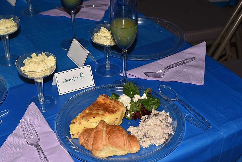 Attendees grabbed lunch from a buffet style counter.