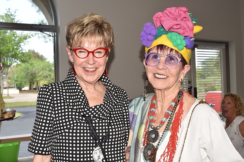 Donna Martin attended as Peggy Lammers' guest.