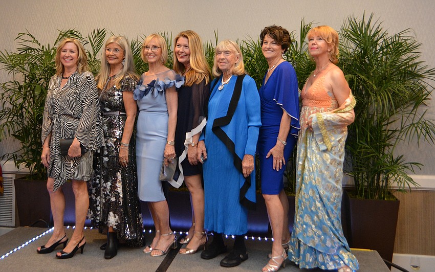 Runway models Diane Blake, Tina Kantor, Linda Ulrich, Heather Rippy, Kip O'Neill, Ellen Odenath and Irene Peters