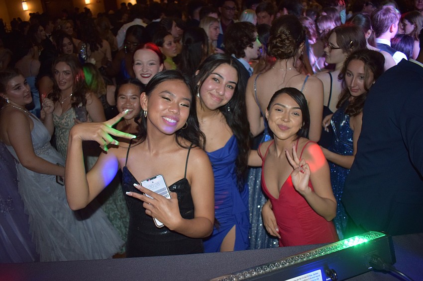 Juniors Alexxis Lazaro, Valeria Erazo and Camila Gonzalez sing along to 