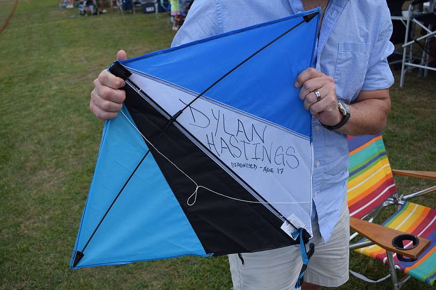 The final day of the season featured a benefit for Children's Cancer Center of Tampa. Each kite purchased for $20 benefitted the center. Each kite was signed by a child with cancer.