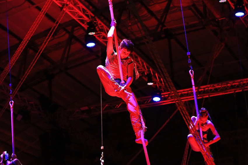 Dylan Mason hangs from above.