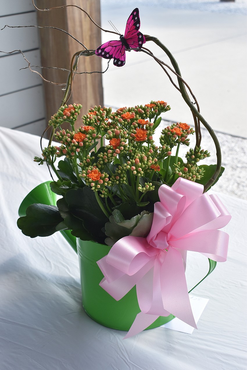 Attendees could buy the centerpieces.