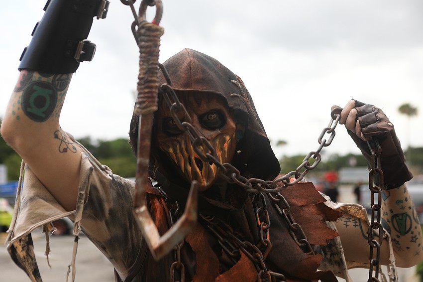 Scarecrow keeps the crowd on their toes.