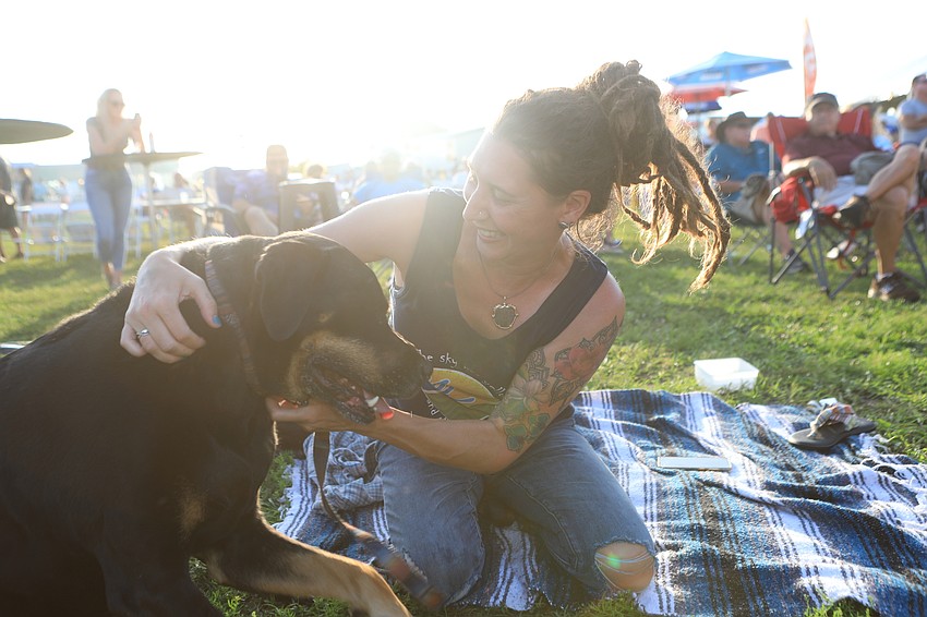 Jean Callihan plays with Maximus