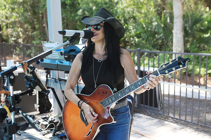 SoulRCoaster provides the jams.