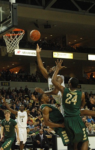 Photo by: Isaac Babcock - Keith Clanton led the Knights to a regular-season-ending win over UAB March 3.