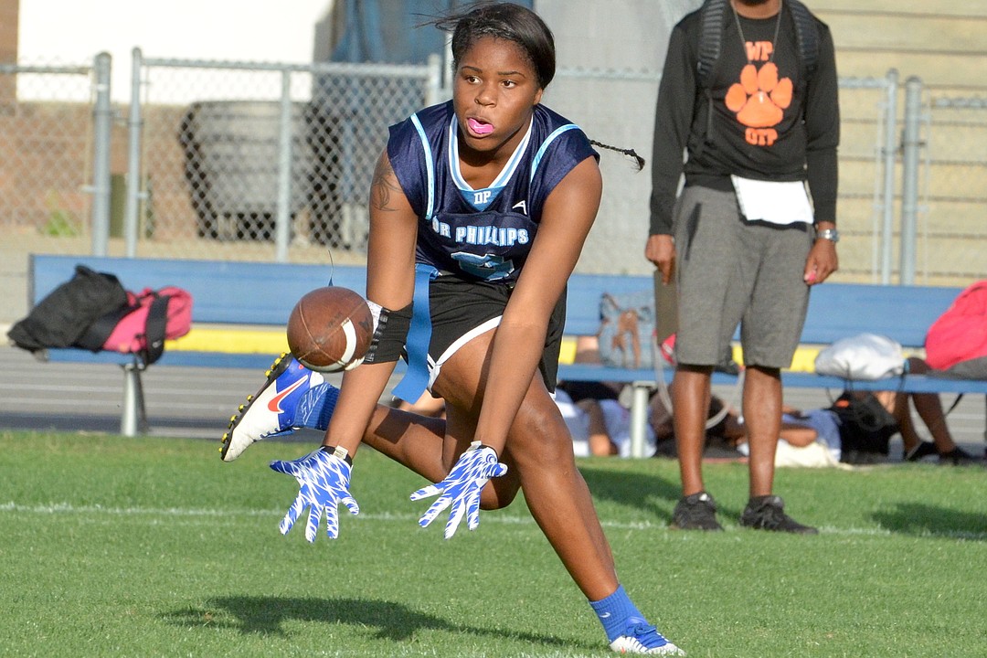 Photos: Dr. Phillips flag football improves to 10-0 -- Observer Preps ...