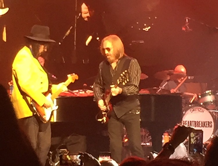 One of Tom Petty&#39;s final concerts was in Tampa in May.