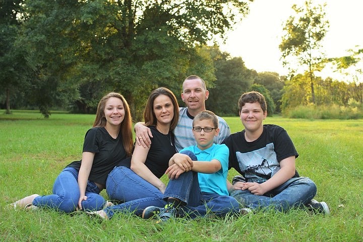 Debra Nix, 2nd from left, is fighting  cervical cancer so she can continue to make memories with her family: husband Justin, daughter Kaylee and sons Cody and Braydon. She vows to be at her daughterâ€™s high-school graduation.