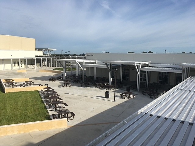 Windermere High School has some outdoor seating, but the PTSO wants to buy more tables and add umbrellas to the ones not under the shade.