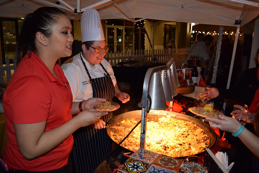 Alexa Aquino and Tapa Toroâ€™s executive chef, Wendy Lopez, served guests a dish called paella vegetal at Taste of Windermere 2016.