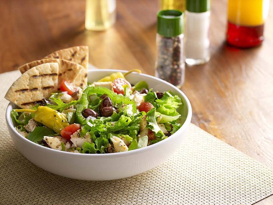 ZoÃ«s Kitchen features fresh fare, including this tossed Greek salad.
