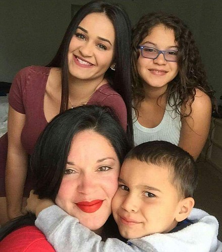 AlizÃ© Castro with her sister, Dezy Lopez; her brother, Alias Castro; and her mother, Stephanie Pineda.