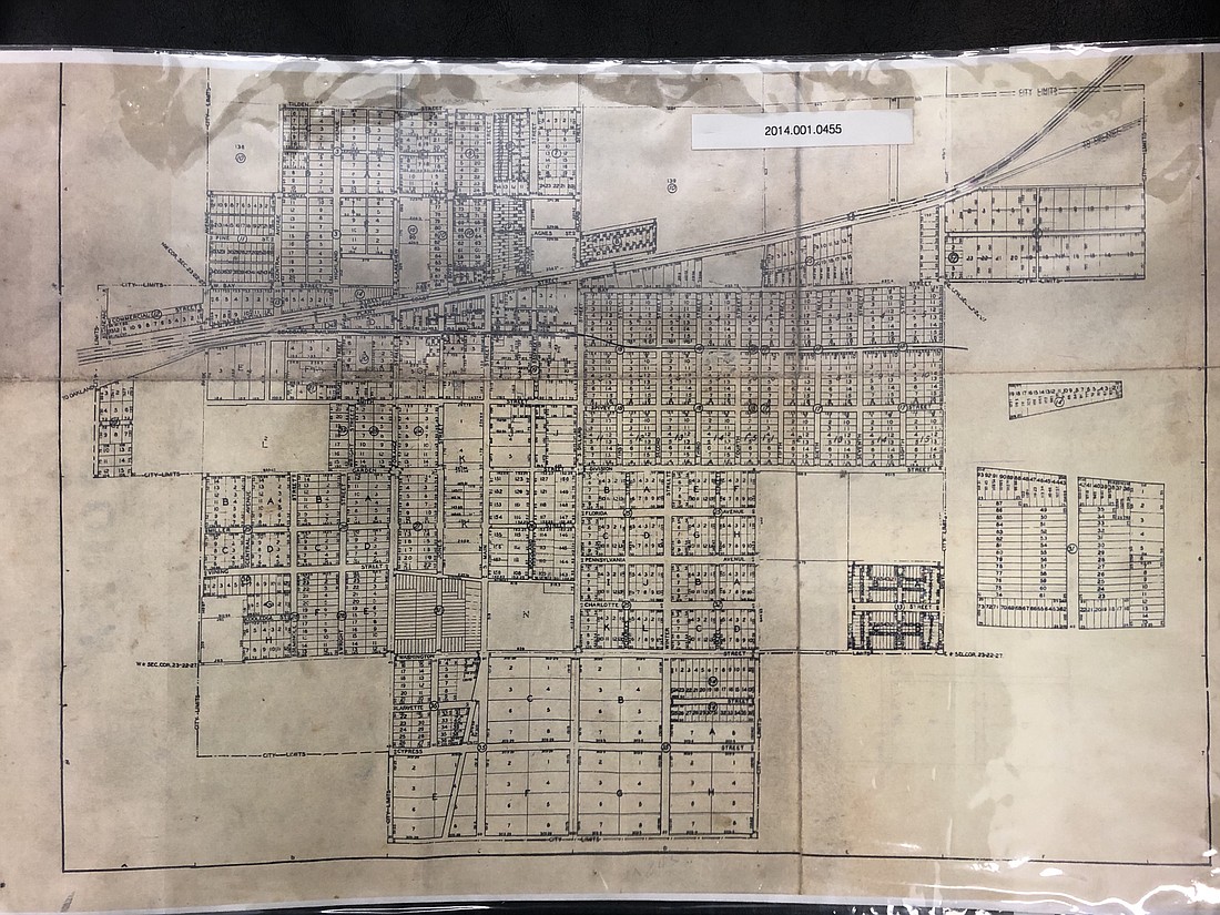 A detailed map of all the streets in the city limits of Winter Garden in the 1930s.