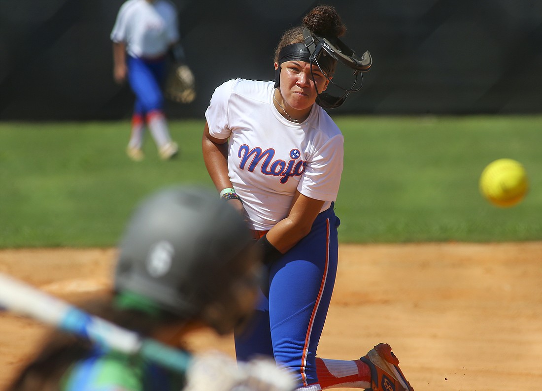 Nevaeh Williamsâ€™ mask flew off as she threw a pitch during the Mojoâ€™s scrimmage game.