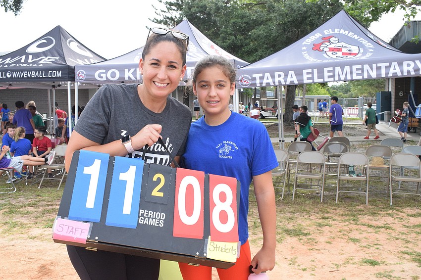 Third grade teacher Katelyn Fulghum goes up against her daughter Joei Fulghum, who is in fifth grade.
