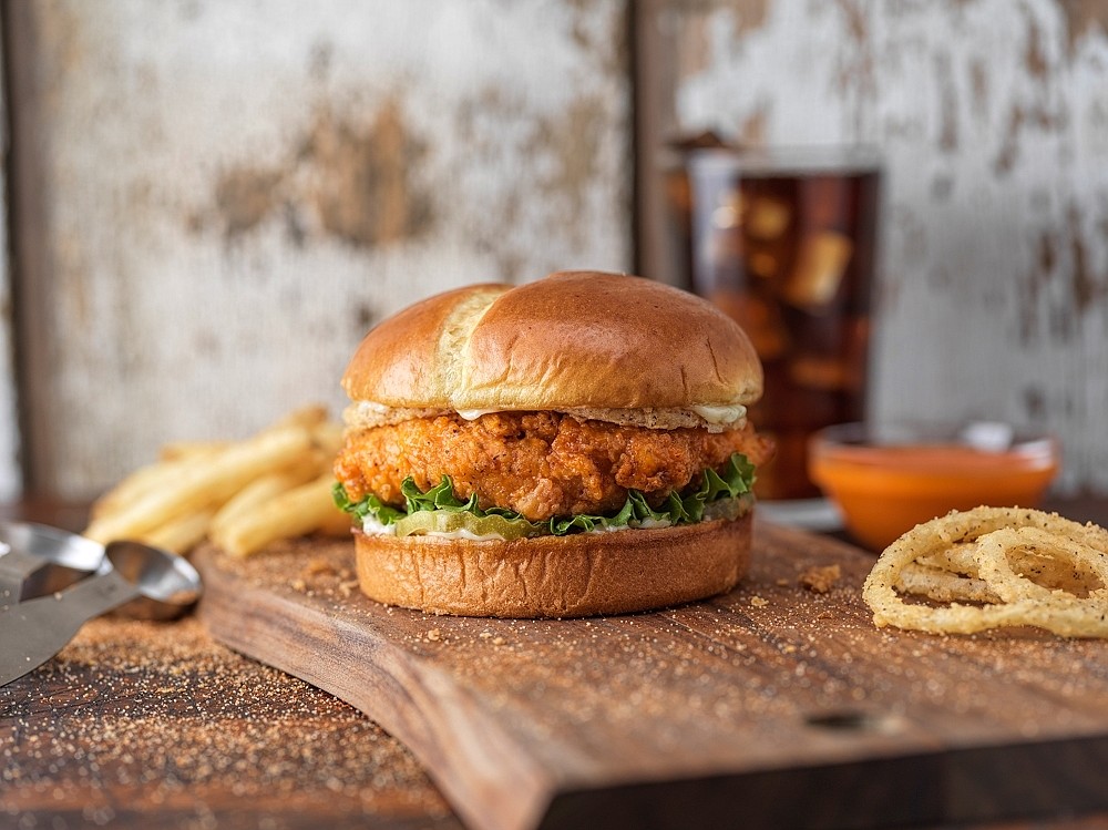 Slim Chickens features a range of chicken sandwiches. The restaurant offers baskets featuring chicken strips and wings. (Courtesy photo)